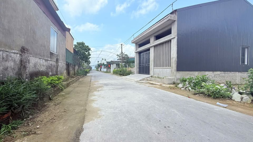 Bán mảnh đất tại Nam Thượng, Thạch Đài, đường 7m, giá 1,8 tỷ