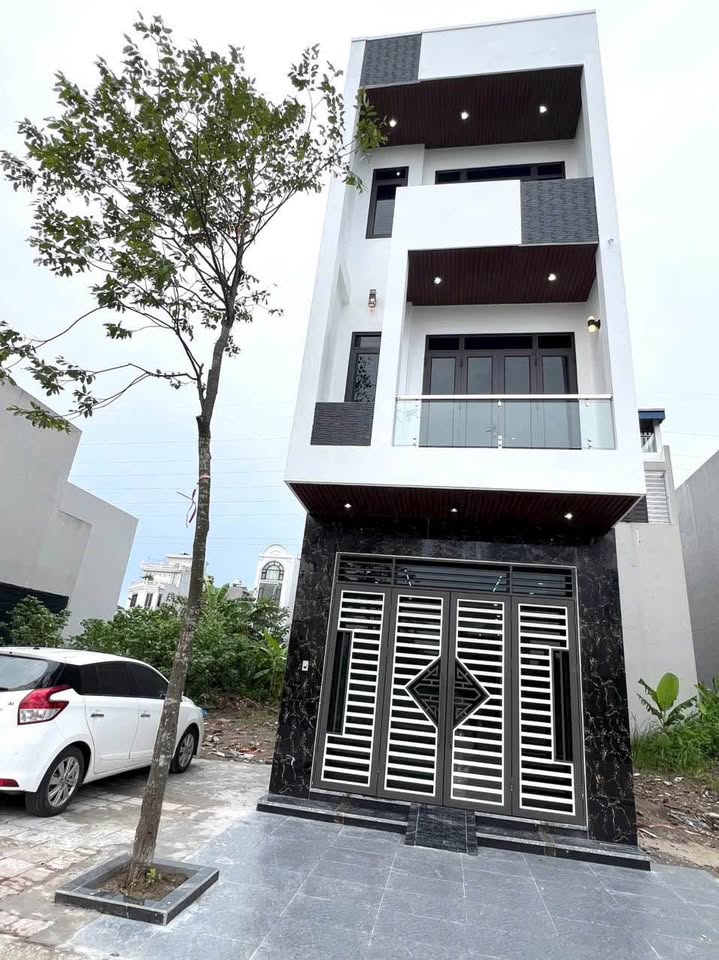 Bán nhà 3 tầng xây mới độc lập mặt đường Ngô Thế Vinh, Bãi Viên, phường Đông A, giá 4.65 tỷ