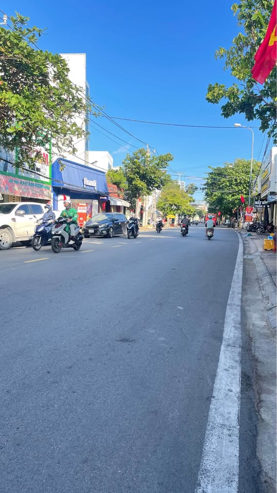 Bán lô đất mặt tiền đường 21/8 phường Phủ Hà, thành phố Phan Rang - Tháp Chàm cũ, giá 2.2 tỷ