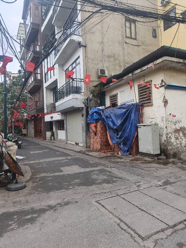 Bán nhà mới đẹp Hoàng Hoa Thám, 39m2, full nội thất, giá 8.5 tỷ