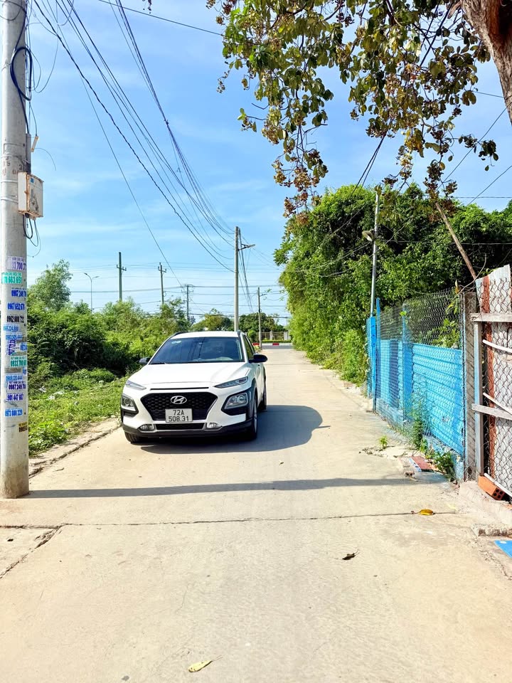 Bán đất Long Hải, cách bãi tắm 2km, giá 2.3 tỷ