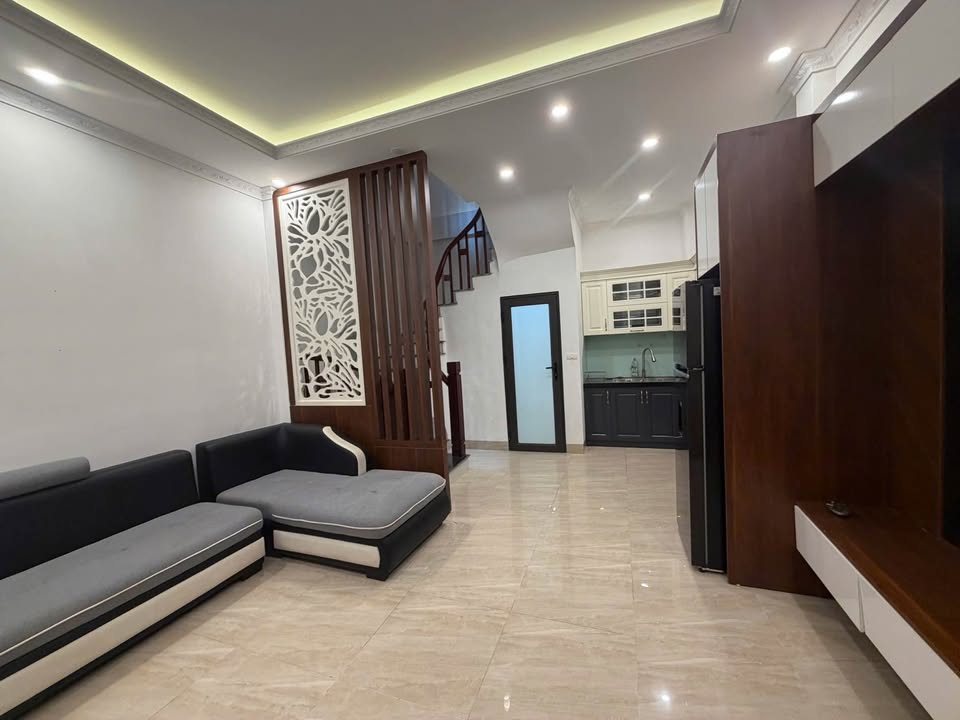 Trung tâm Việt Hưng – gần Big C Long Biên, nhà 5 tầng – full nội thất – 35m² – mặt tiền 4,7m – nhỉnh 6 tỷ