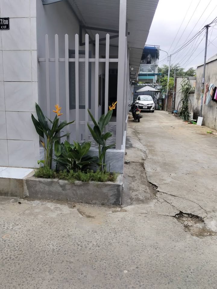 Bán nhà kiệt ô tô Âu Cơ, Liên Chiểu, tặng 2 phòng trọ sẵn dòng tiền, giá 3.9 tỷ