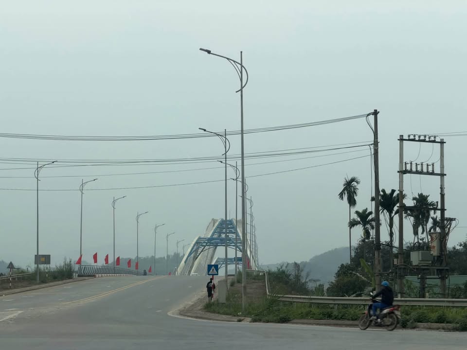 Bán đất nền 2 mặt tiền tọa lạc ngay 2 đầu cầu Giới Phiên, thành phố Yên Bái