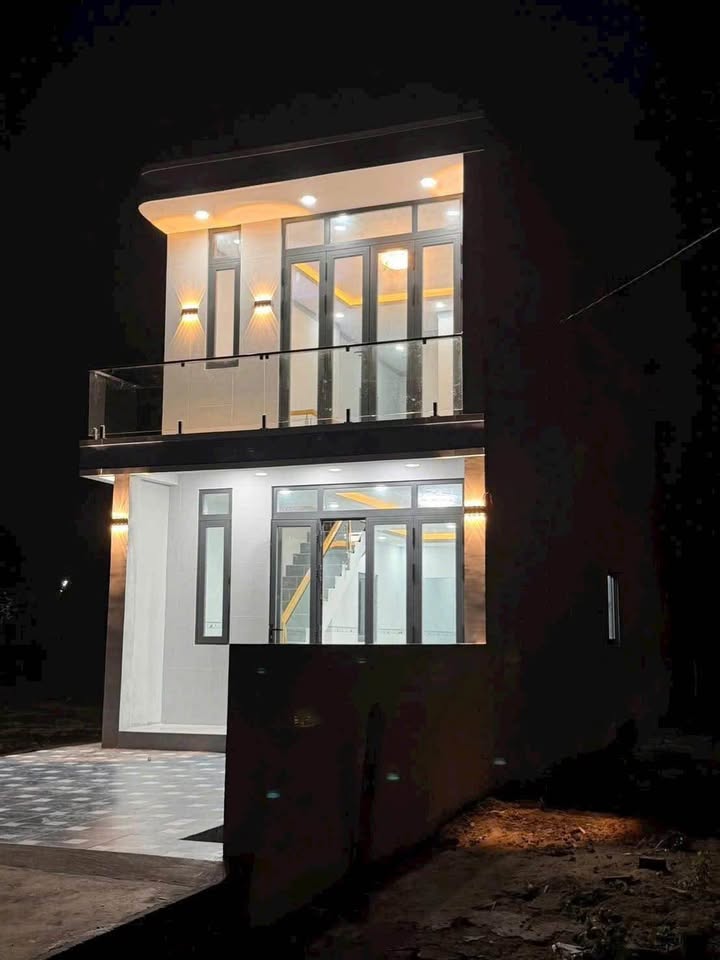 Bán nhà 1 trệt 1 lầu mặt tiền đường DH609, Bến Cát, 3 phòng ngủ, sân ô tô, giá 2,6 tỷ