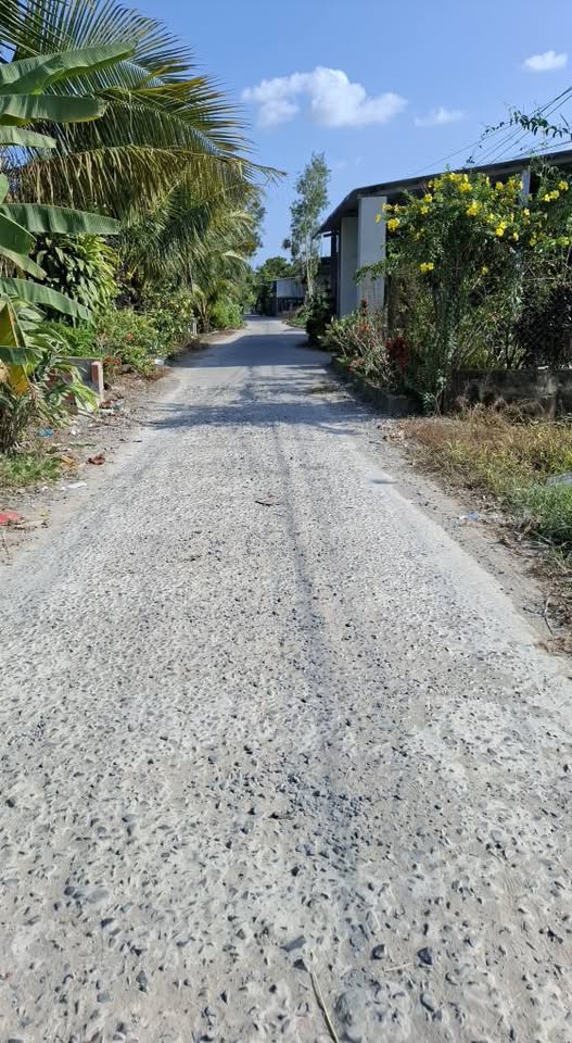 Bán đất tọa lạc tại phường Vị Tân, thành phố Cần Thơ mới, cách chợ 5 phút đi xe, giá 555 triệu