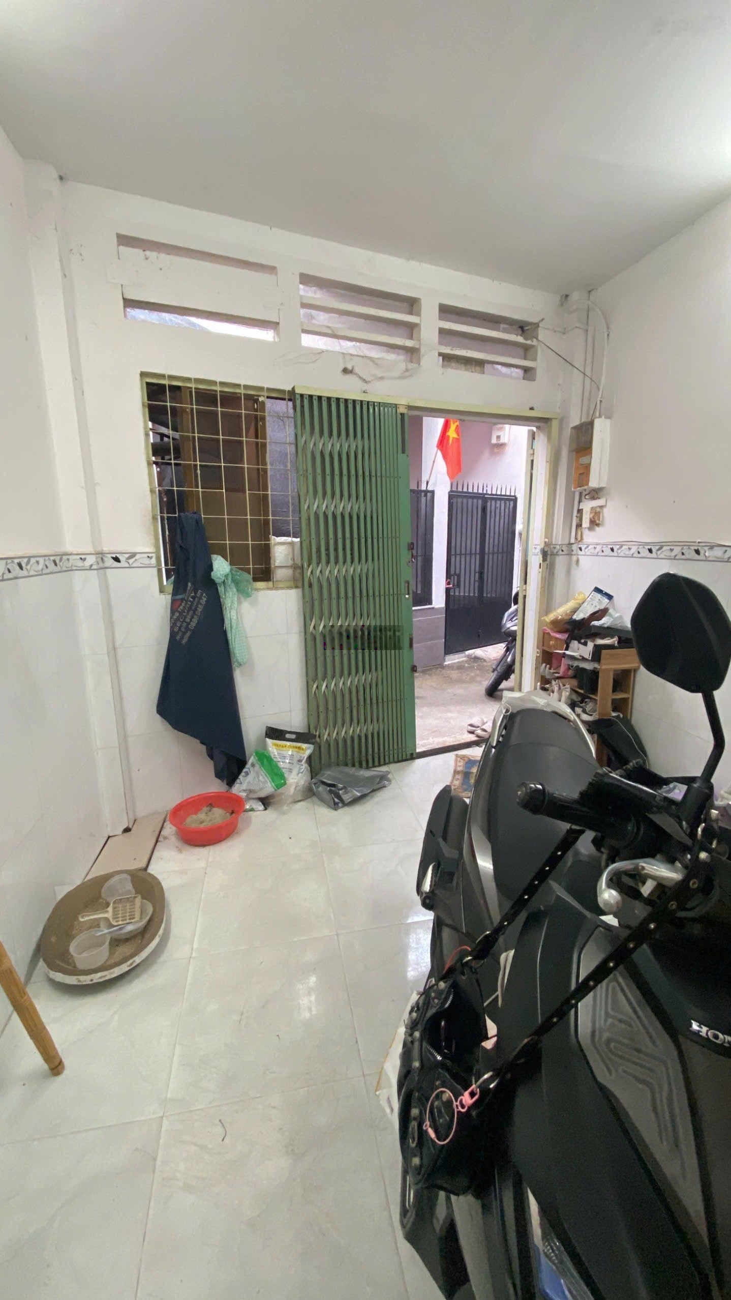 TBH//hàng cực hiếm 22m2 chỉ nhỉnh 2tỷxx - nhà 2 tầng đúc hẻm thông thoáng - LH 0708649022 Ms Vân