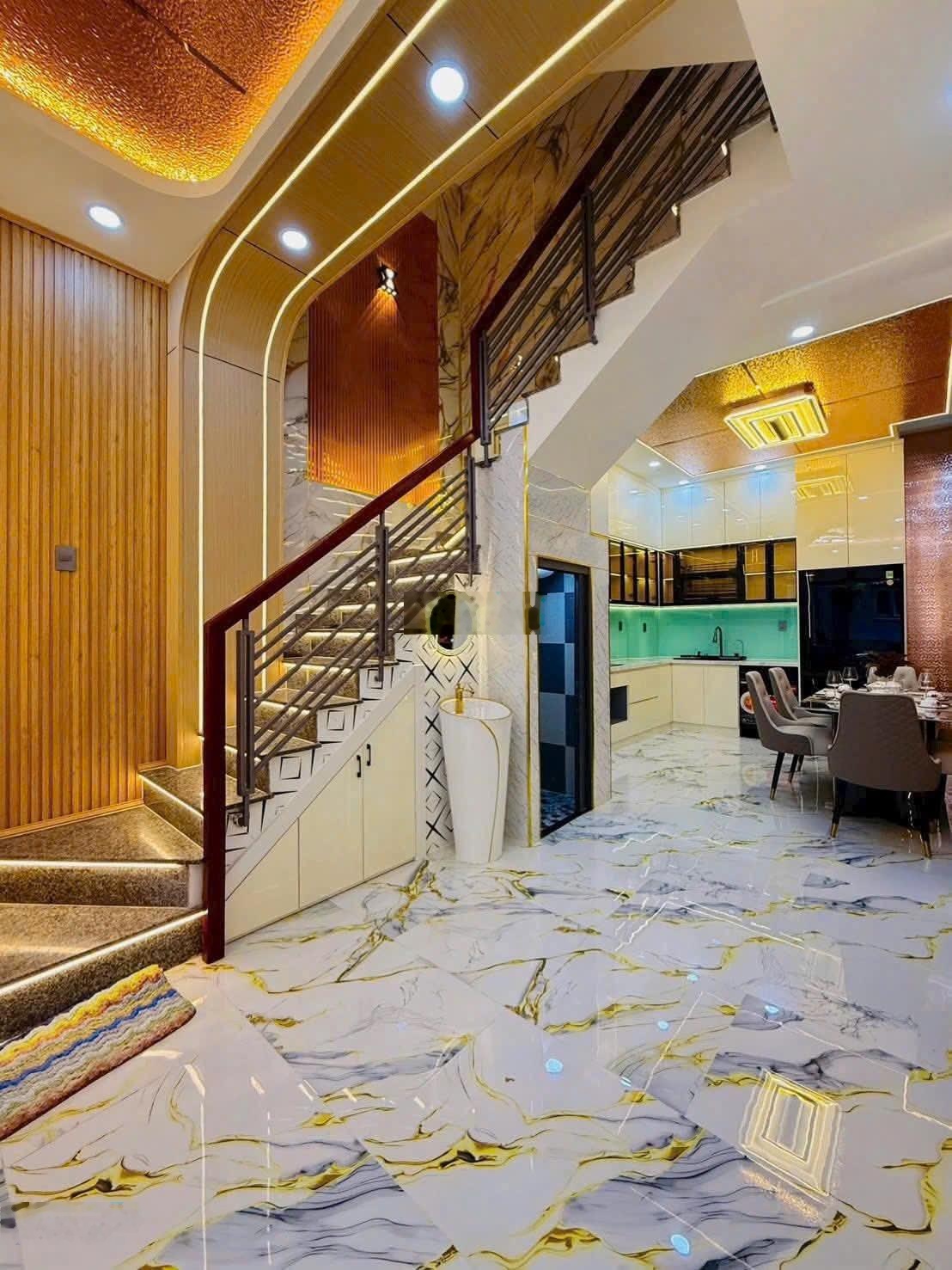 Chính chủ ngộp bank cần bán gấp nhà trên đường mạc thị bưởi, quận 1. chỉ 5 tỷ 580/78m2!!