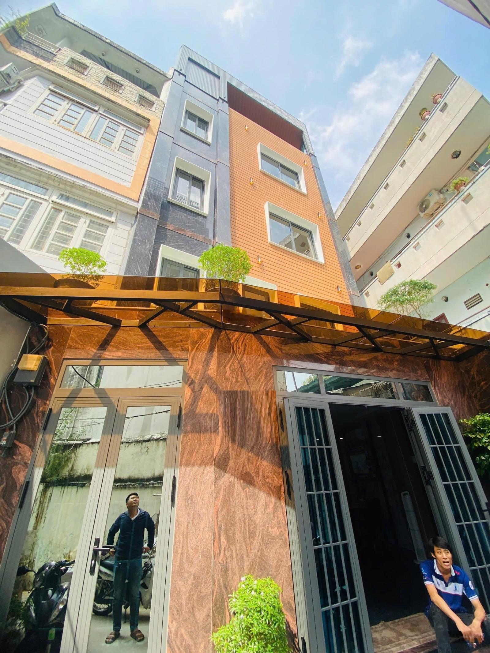 Bán nhà hẻm 308 hoà hưng quận 10, dt: 4,5 x 10 m, 3 pn 2 wc