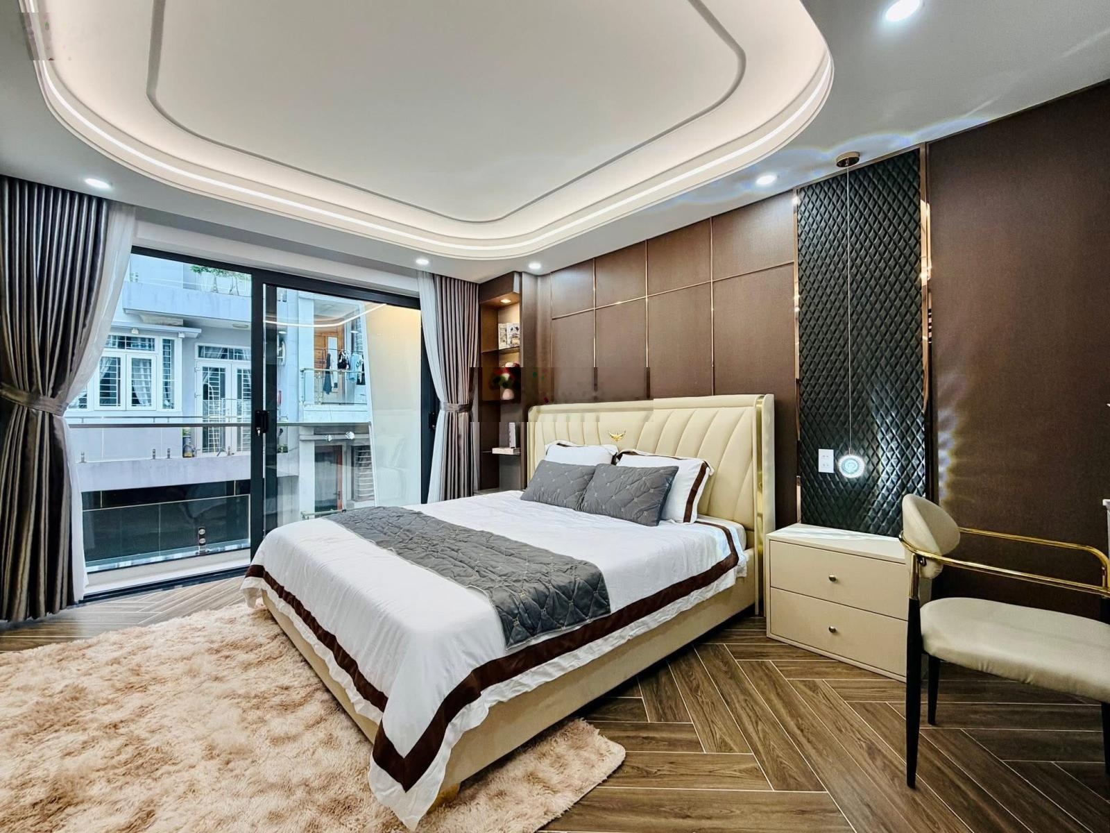 Bán gấp trong tháng - Giảm 500 triệu 1 siêu phẩm Nguyễn Hữu Cầu, Quận 1. Giá 6,55 Tỷ/ 82,5m2