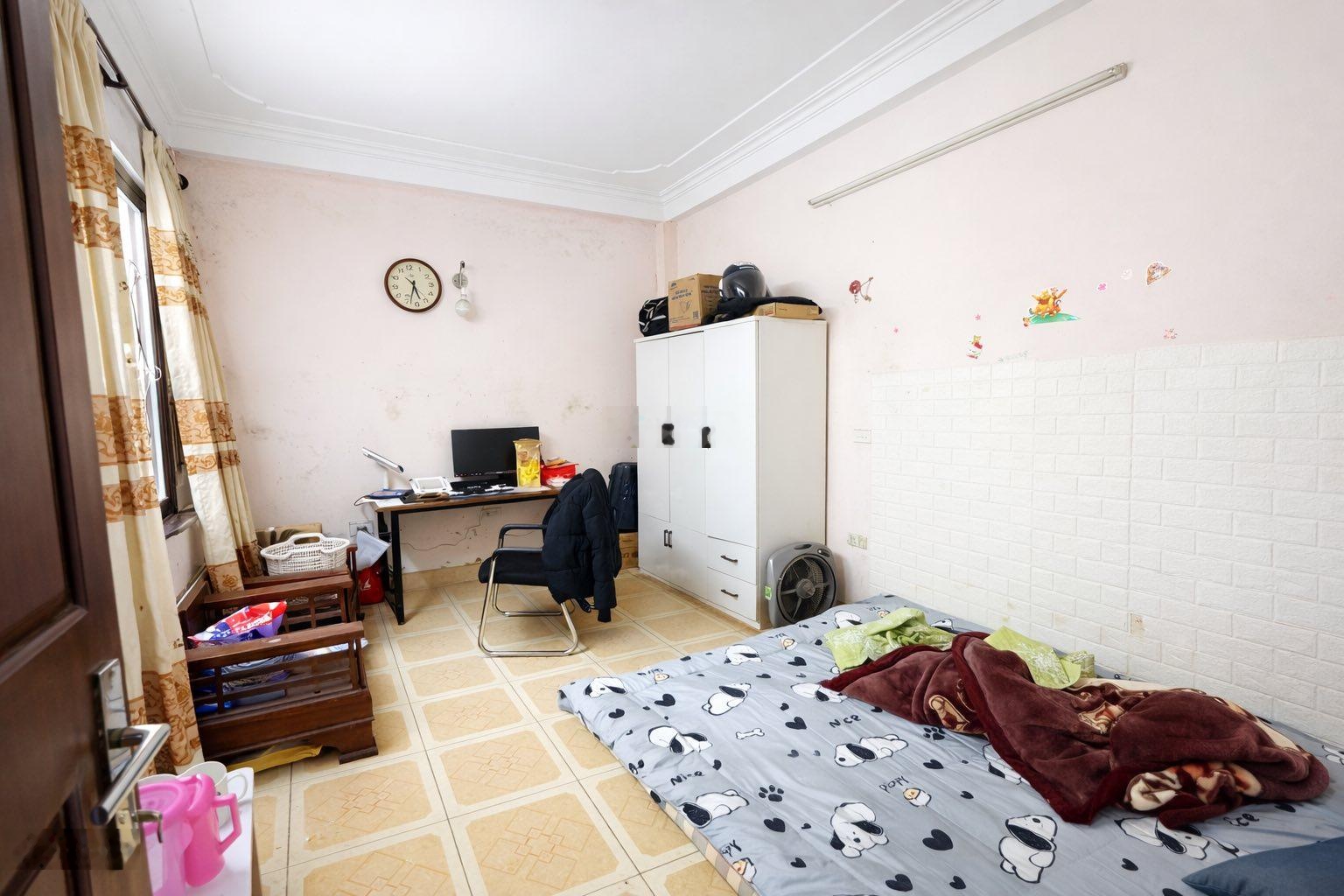 5 tỷ - Ba gác phi, ngõ thông rộng thoáng, DT 26m*5T, MT 3,4m, dân xây sổ vuông