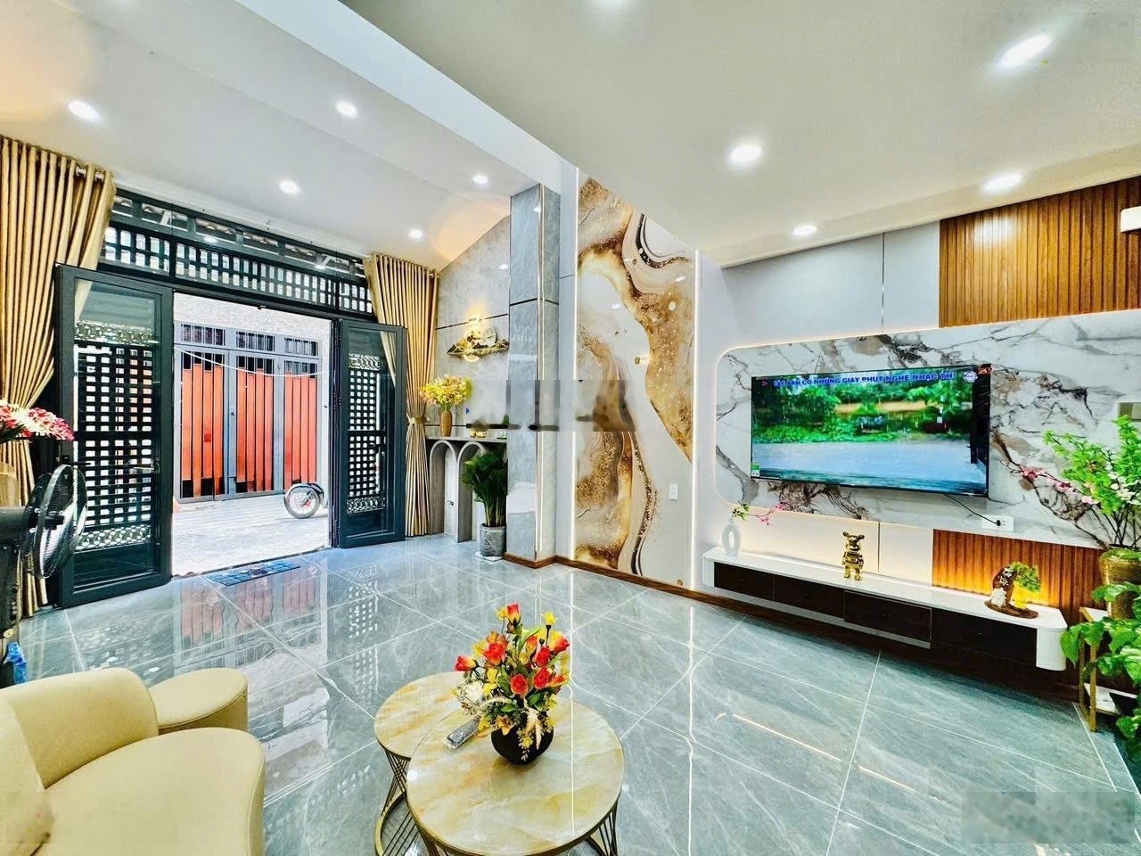 Chính chủ bán nhà 32m2 xây 4 tầng đường Phạm Văn Chiêu, Gò Vấp giá 2tỷ550. Gần chợ Cầu 2. Hẻm 4m