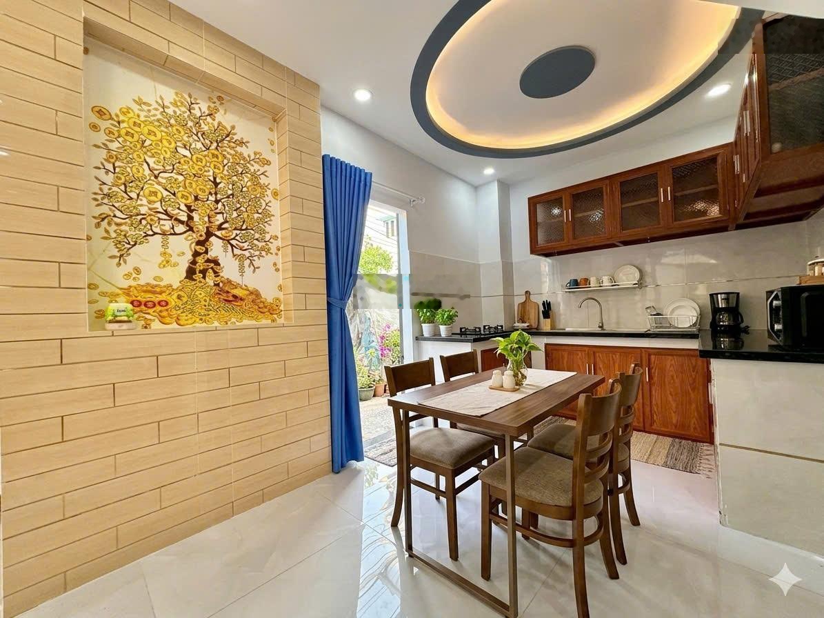 Nhà đẹp giá tốt - 2 tỷ hơn - Hương Lộ 2 ngang hơn 4m - Bình Tân sổ hồng riêng - hoàn công đủ