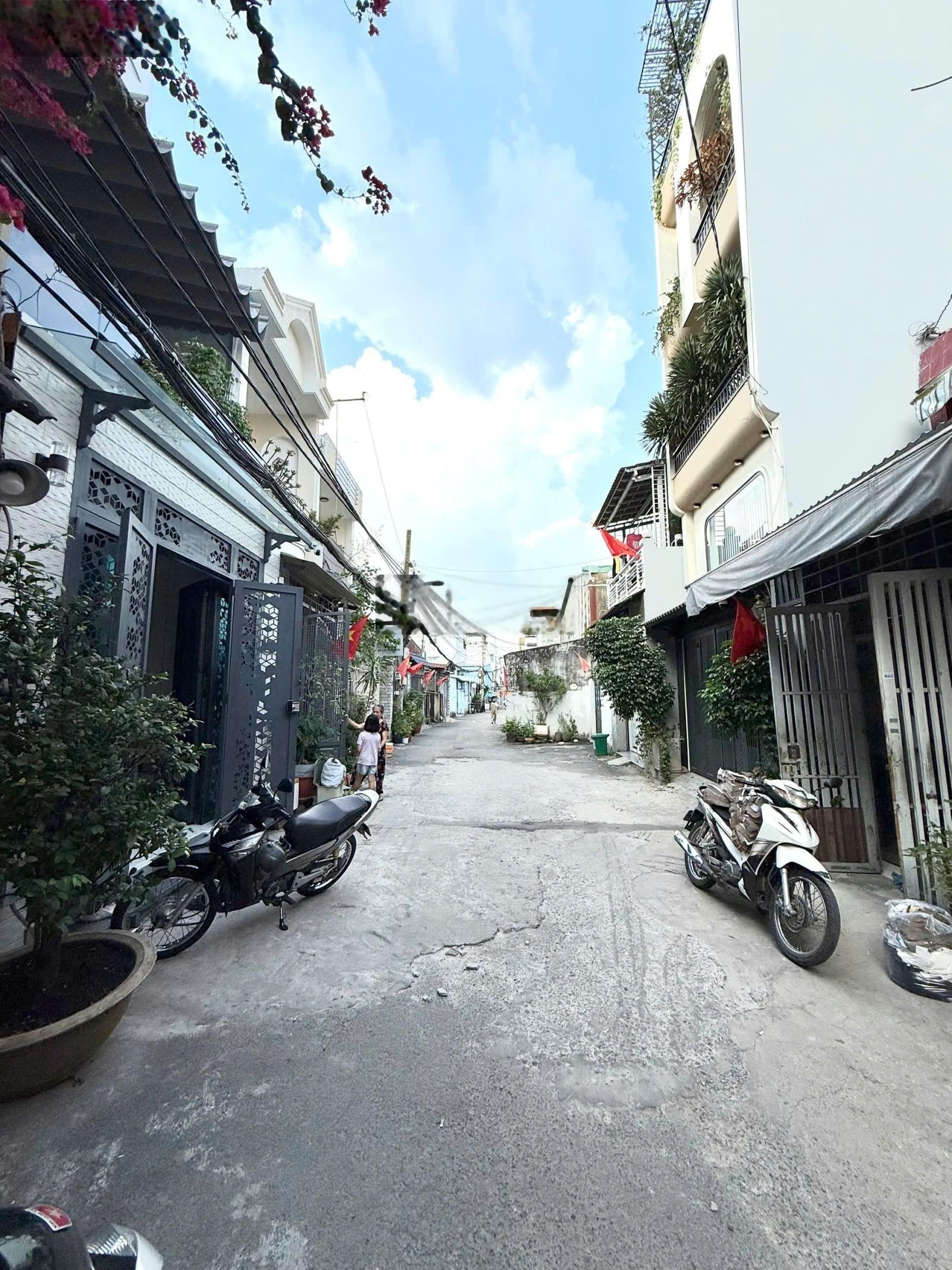 Nhà cấp 4 mới 56.3m2 hẻm xe hơi Đường Phạm Văn Chiêu, gần nhà văn hóa thiếu nhi quận