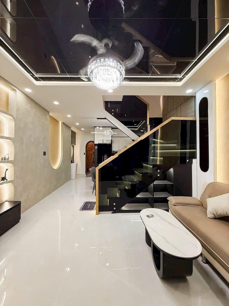 Nhà đẹp 2PN, 2WC tại Trần Cao Vân, 53m2/ 2 tỷ 800tr, Q. Phú Nhuận, HCM, hàng hot đẹp