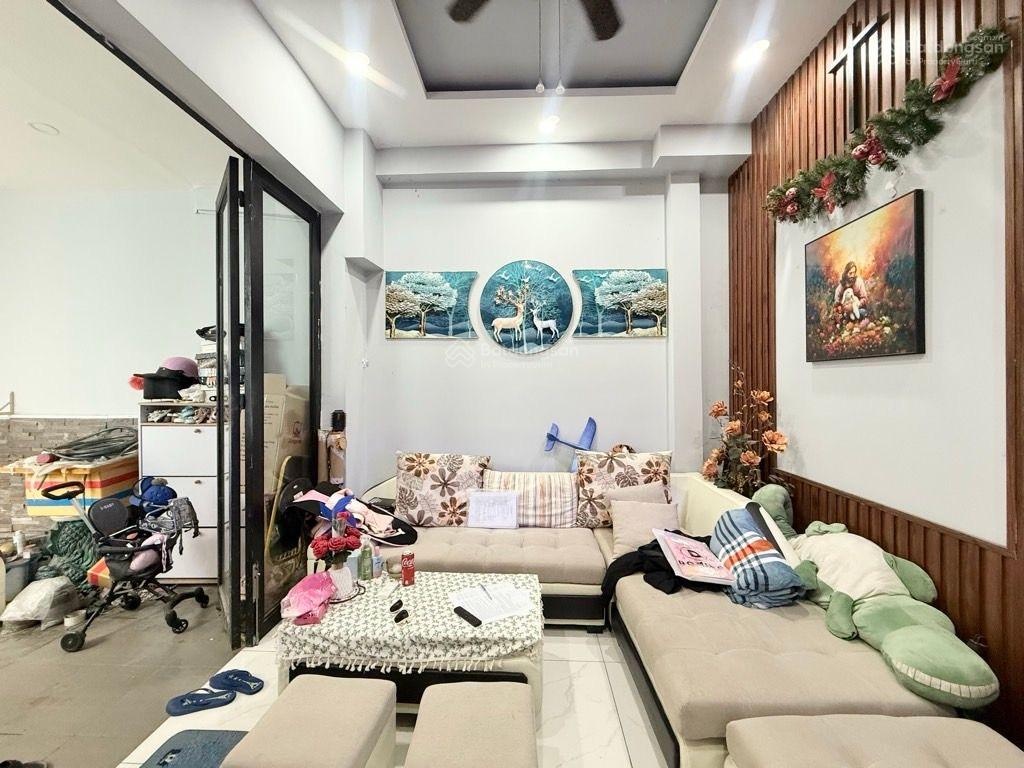 HXH 10 Bước Hẻm Thông Thống Nhất 56m 2 Tầng Full Nội Thất 4.x Tỷ