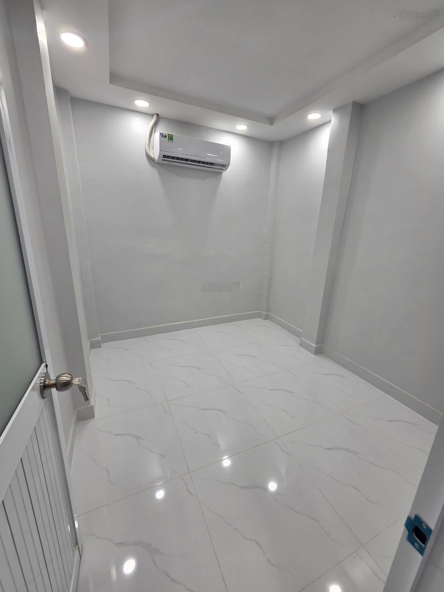 Bán nhà Quận 7 giá bình dân 4 phòng ngủ cho gia đình đông anh em giá 3.450 tỷ 710 HTP.