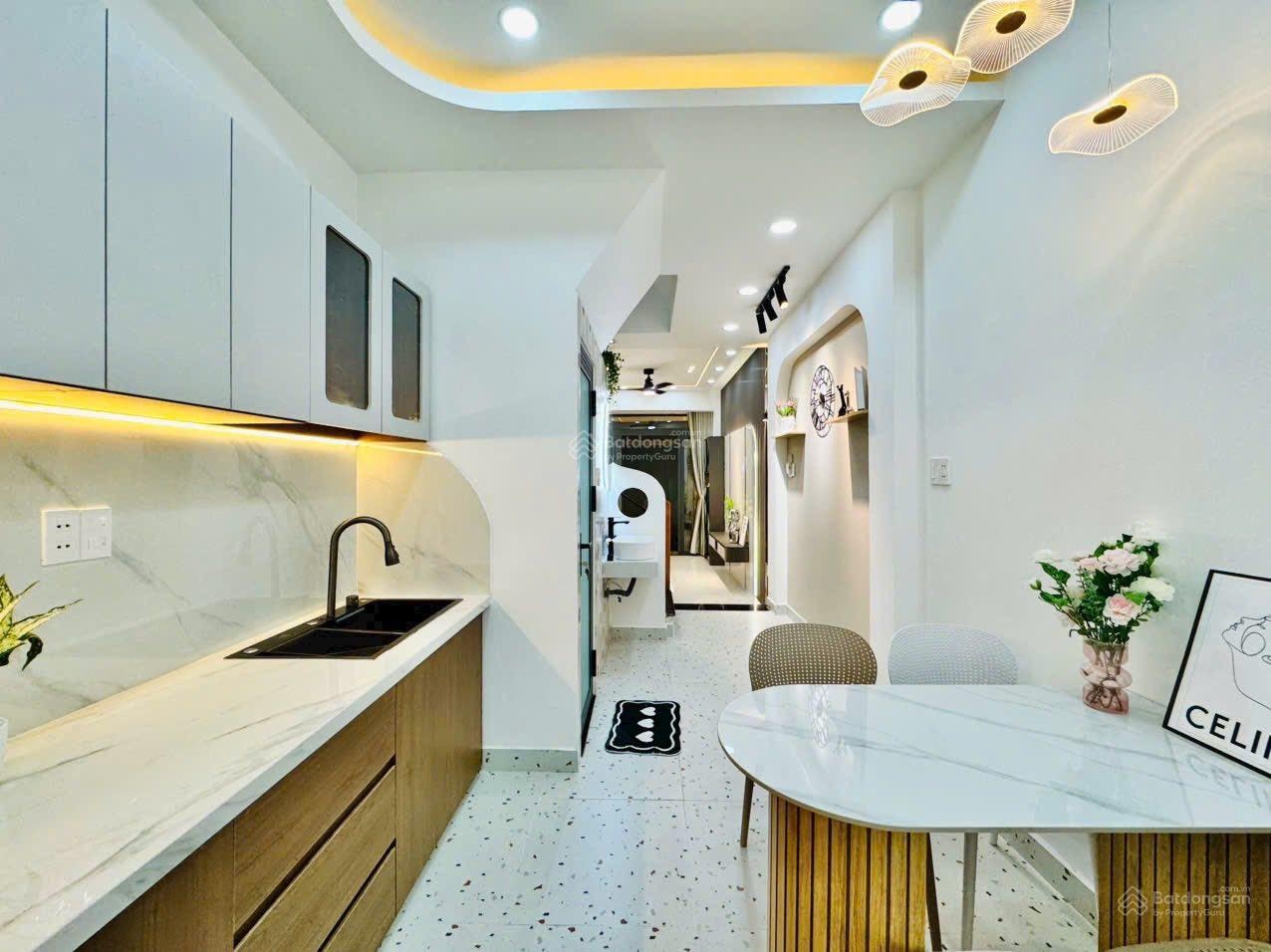 Nhà riêng 4PN, 4WC, 42m2 tại Nguyễn Huy Lượng, giá siêu hời