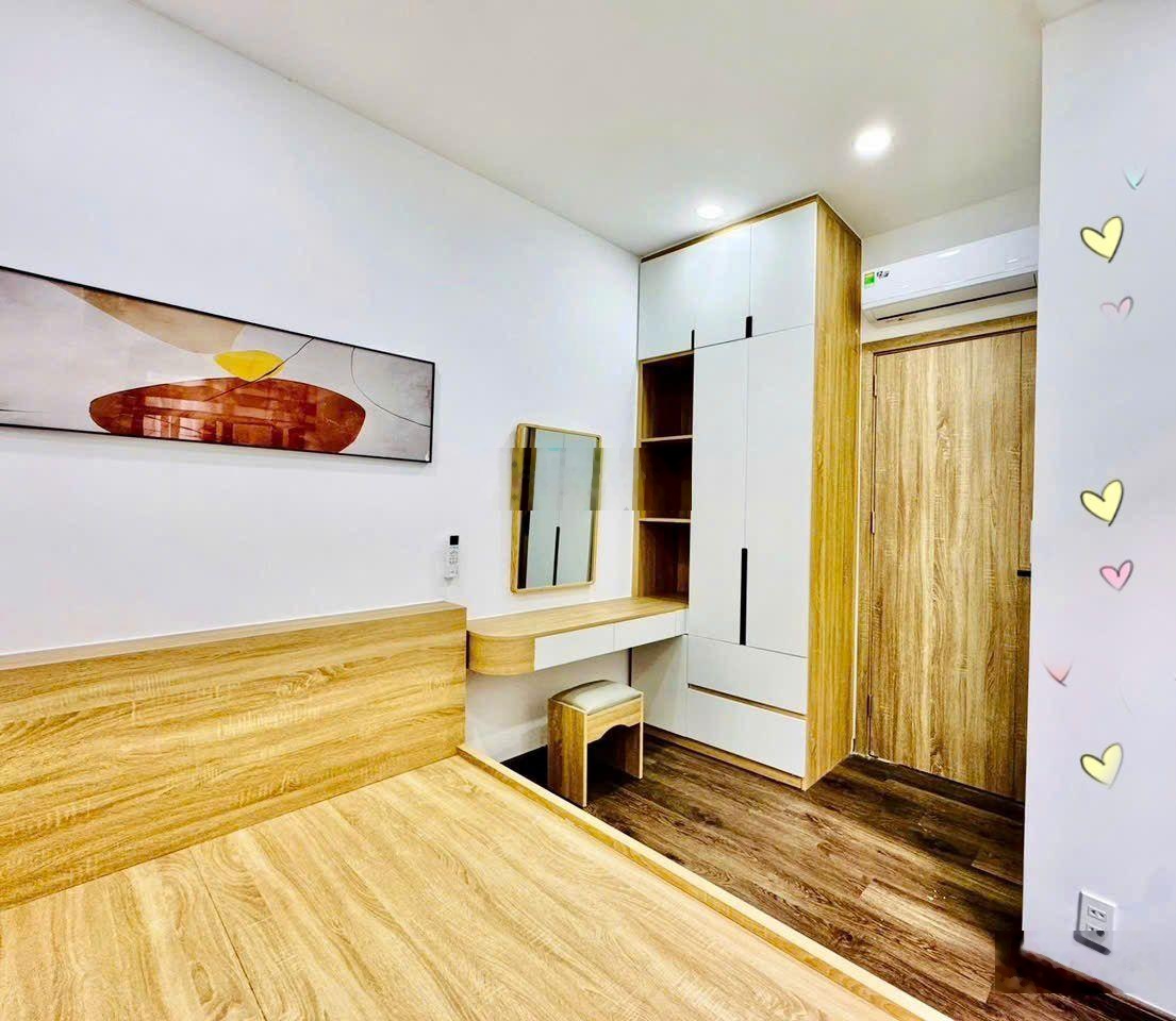 Cần bán căn nhà đường oto Huỳnh Văn Bánh -Phú Nhuận, giá 3tỷ390/68,8m2, cho thuê 22tr, gần Cầu Kiệu