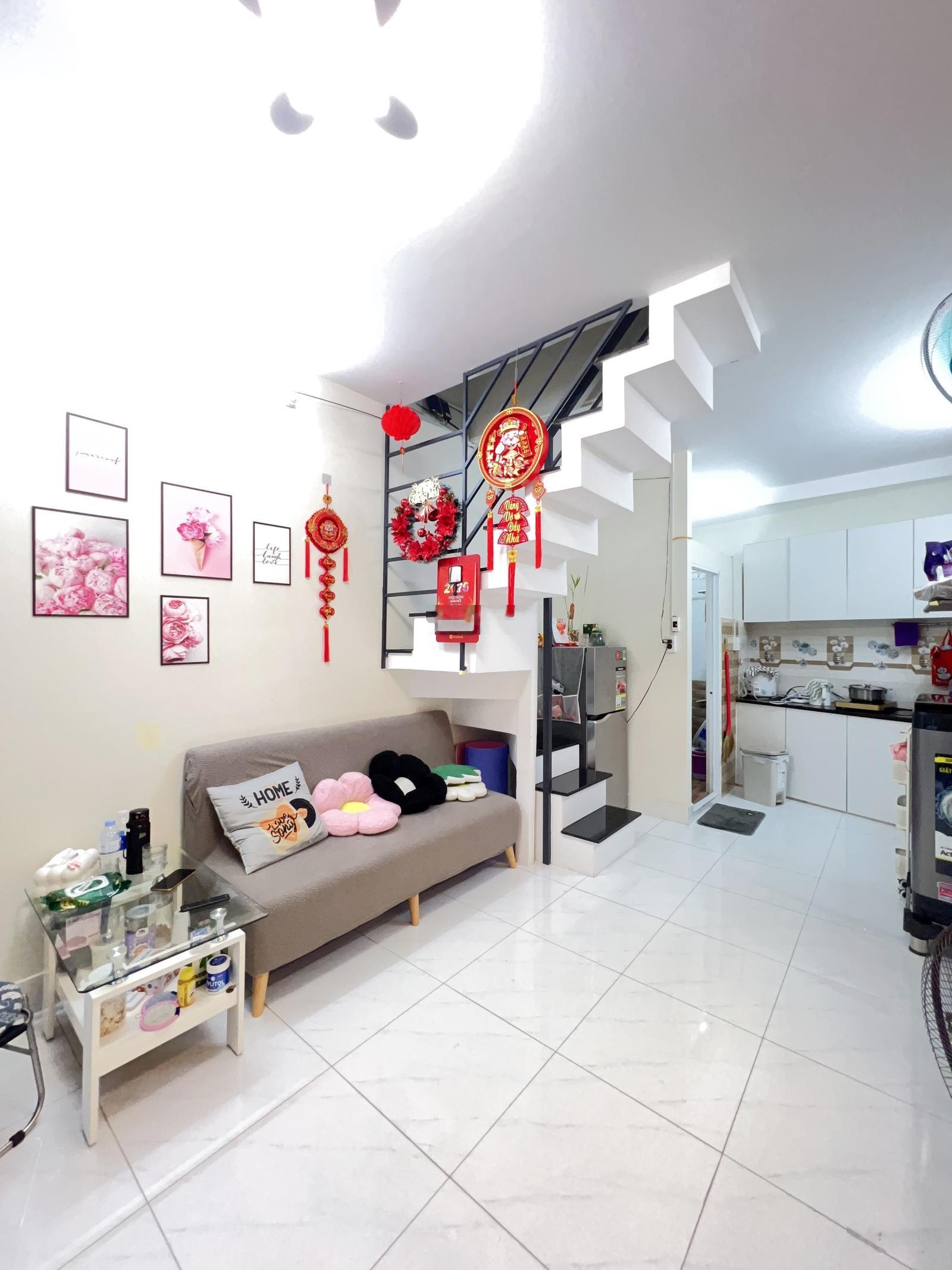 Bán nhà 2 tầng, lê văn lương, nhà bè 3m x 7m 2pn, full nội thất như hình, giá 1,05 tỷ.