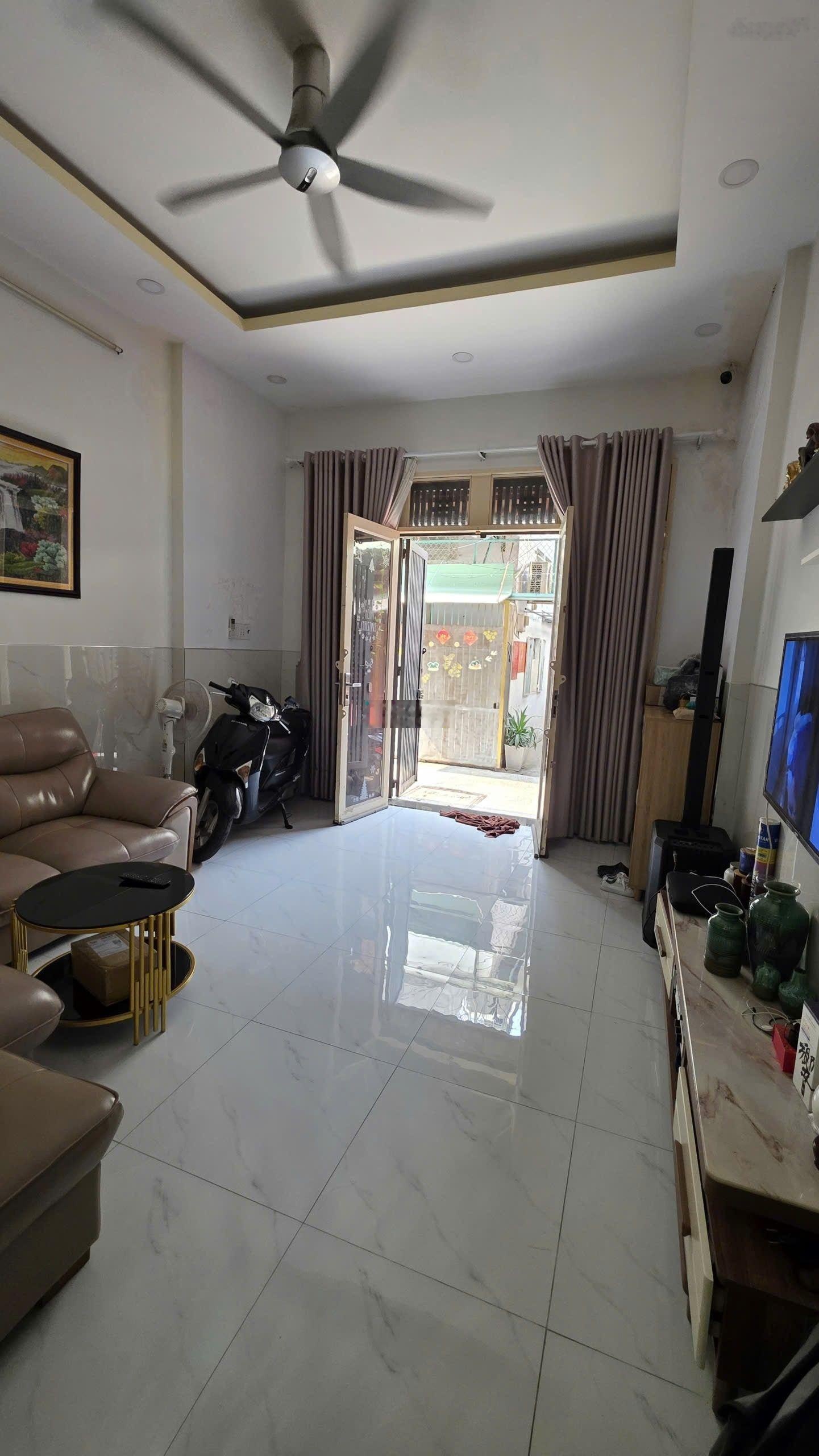 Bán nhà hẻm xe hơi Phường Tây Thạnh 4x10m 1 lầu.