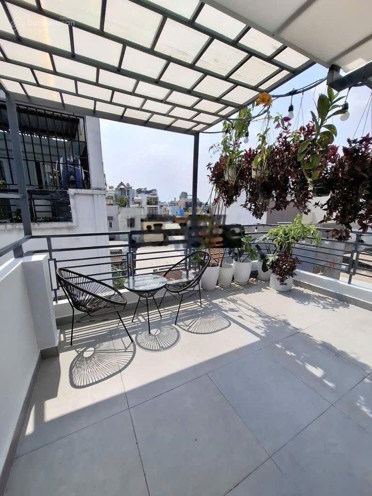 Nhà sát phan văn trị 4 tầng ban công sân thượng