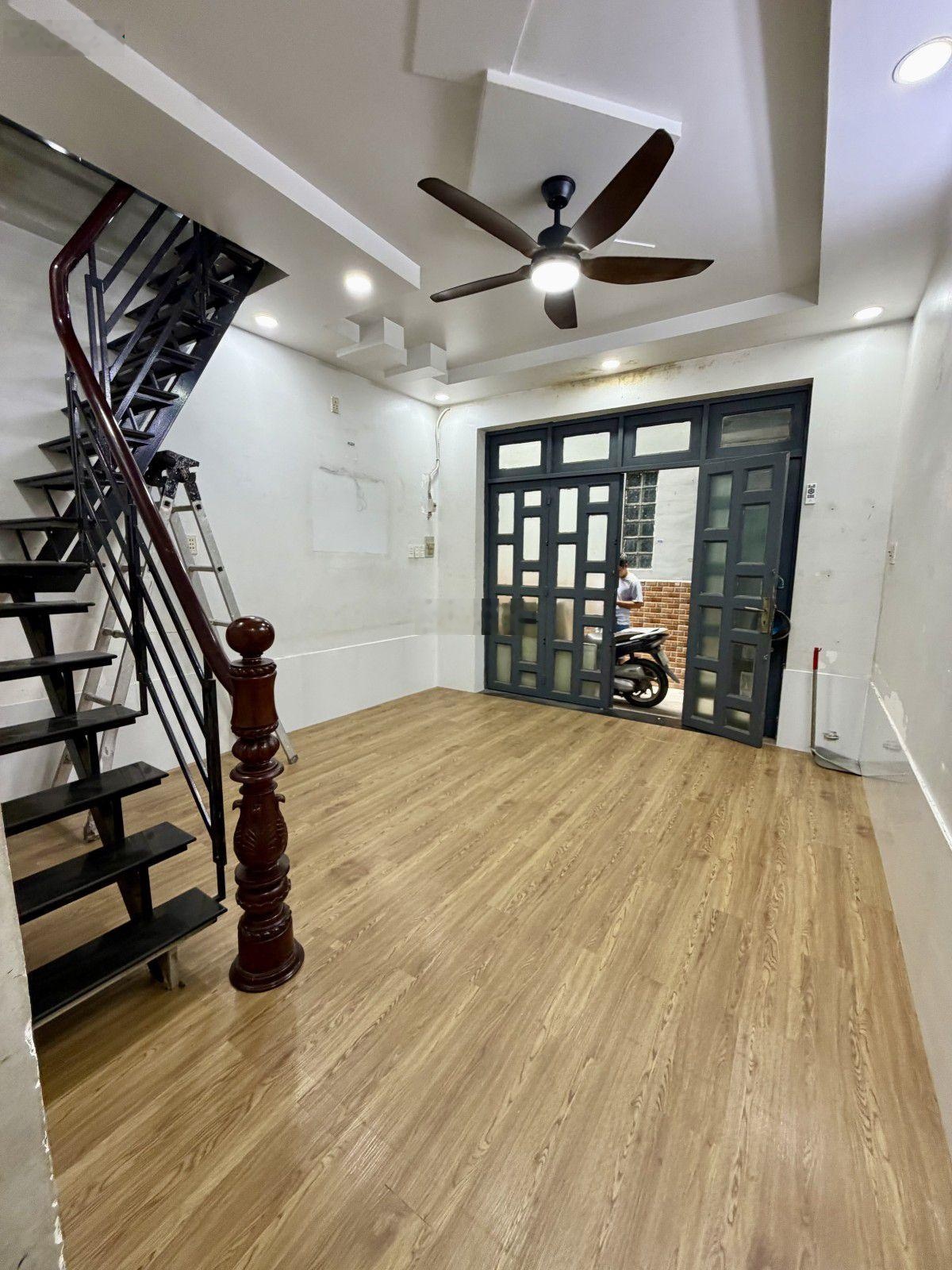 Tây Thạnh, Tân Phú, 27m2 4 Phòng ngủ, 3 tầng chỉ nhỉnh 2 tỷ.