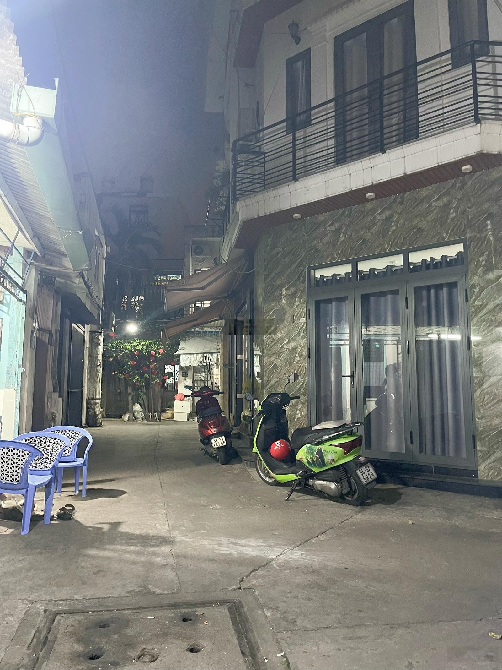 Quận bình thạnh-hẻm xe hơi-nhà căn góc 3 tầng btct (3,9m x 7,5m)-nhỉnh 4 tỷ tl