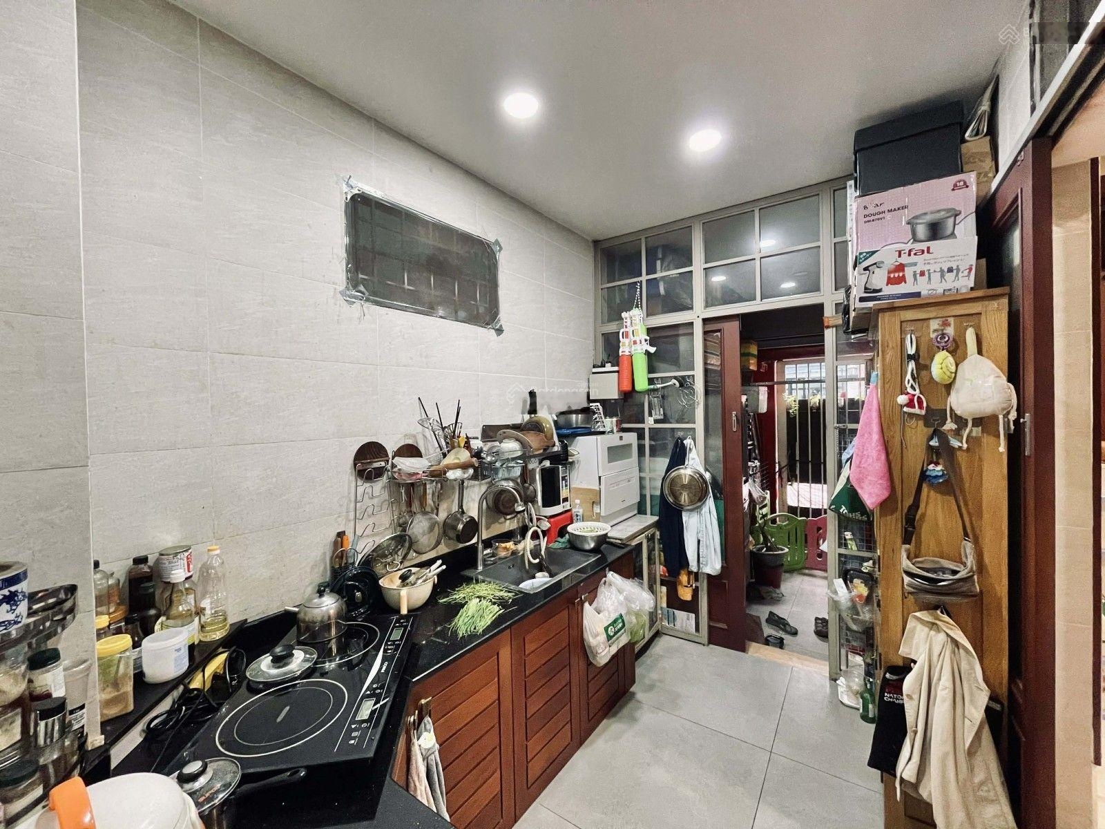 Hẻm xe hơi thông, sát mặt tiền tô hiến thành 45m2, nhà 3 tầng, ngang 5.6m sổ vuông a4 chỉ 7.2 tỷ/tl