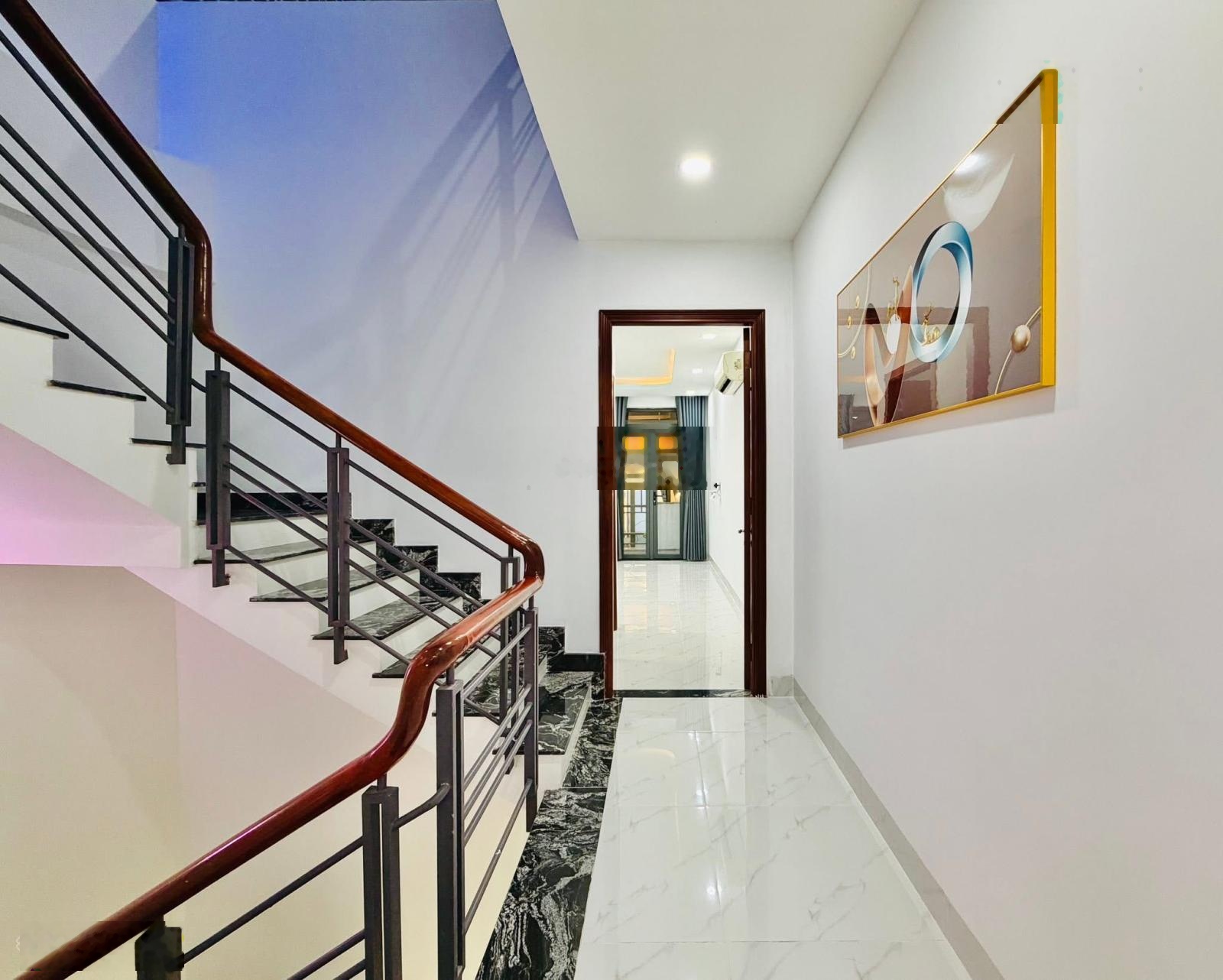 Chị Thảo cần bán gấp nhà 58.8m2 ngay Lê Đại Hành, Q11. Giá: 3 Tỷ 110. SHR, hẻm xe hơi 5m. Gọi ngay!