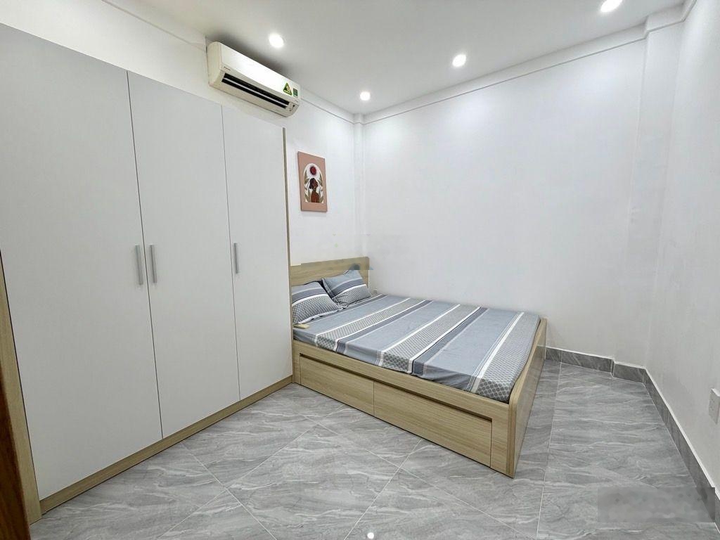 Bán nhà bình thạnh, 33m2, 3pn 2 wc, sát hẻm xe hơi, xây mới hoàn toàn, ngay chợ cây thị, hơn 5 tỷ