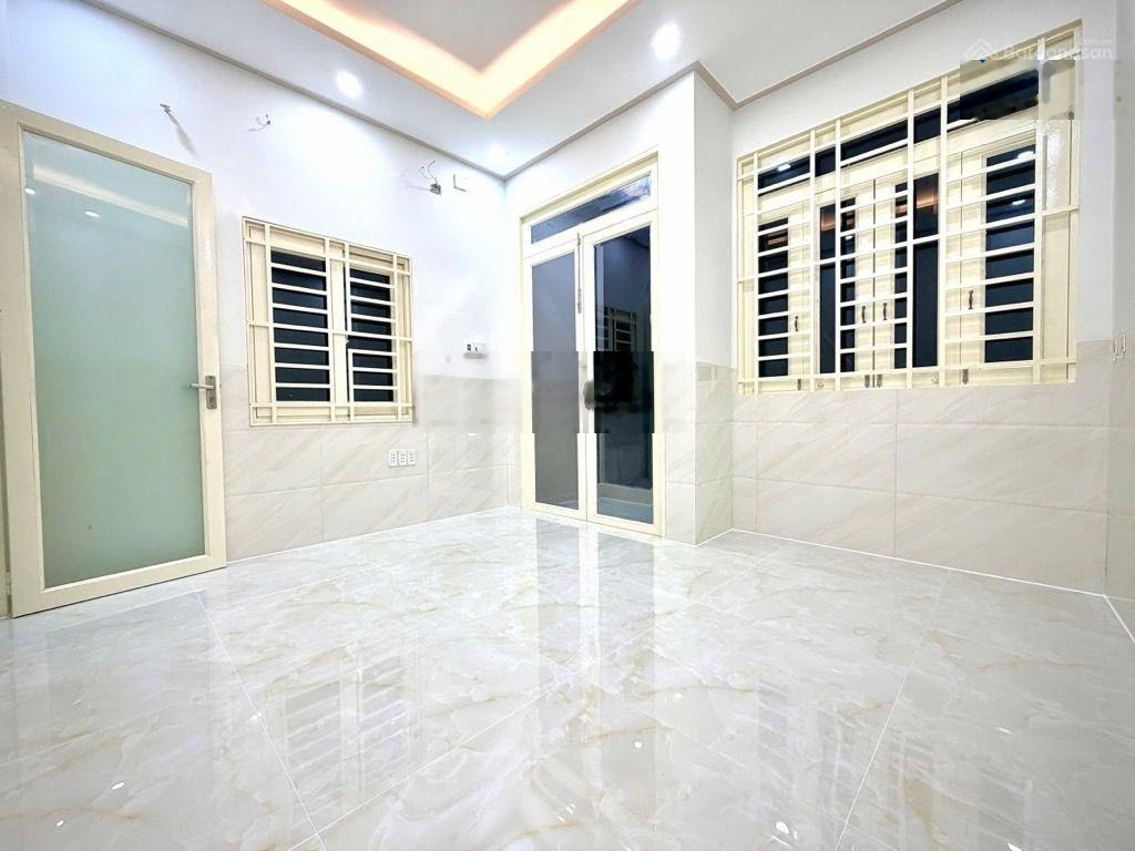 Chỉ 5tỷ Nhà Tân Phú gần Văn Cao sát mặt tiền 2tầng 44m2