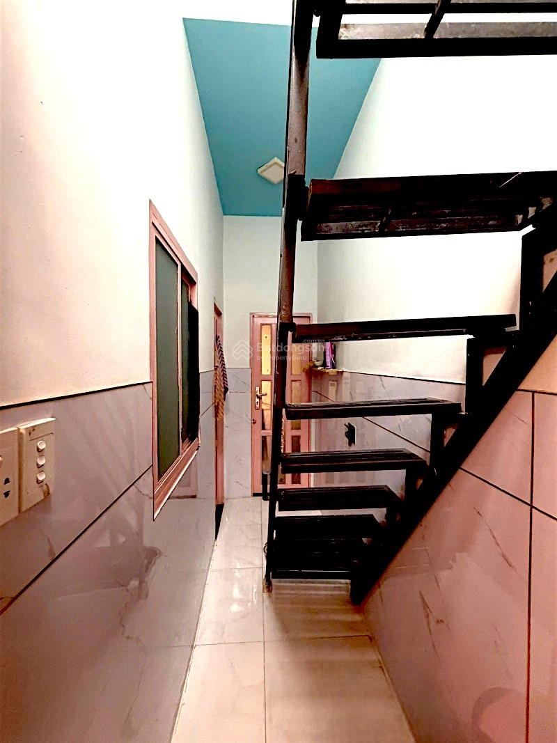 Ni sư huỳnh liên tân bình 3 tầng kiên cố hẻm 1/ thông gần mặt tiền đang cho thuê chỉ 3tỷ 33