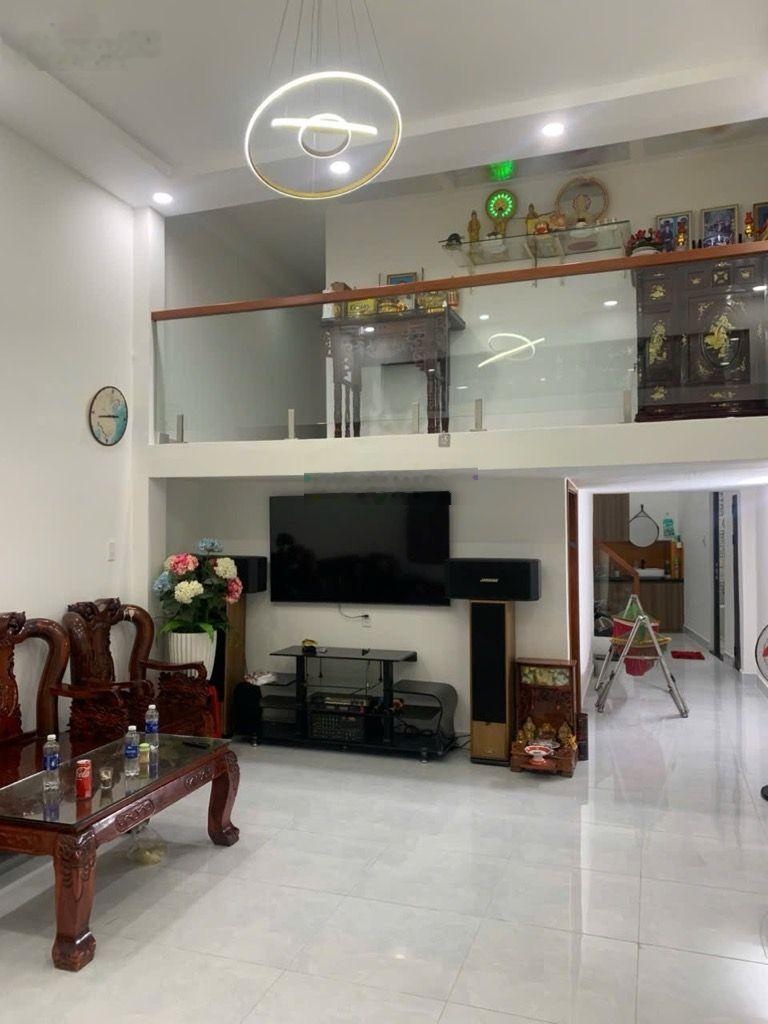 8,9 tỷ - 66m2 [4,5m x 17m] - 4 tầng btct - cmt8 q10 cần b.án nhanh