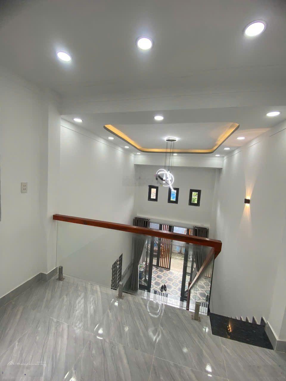 Nhà đẹp 1,99 tỷ, ngang 3,5*13m, gần ngay Metro Quận 12