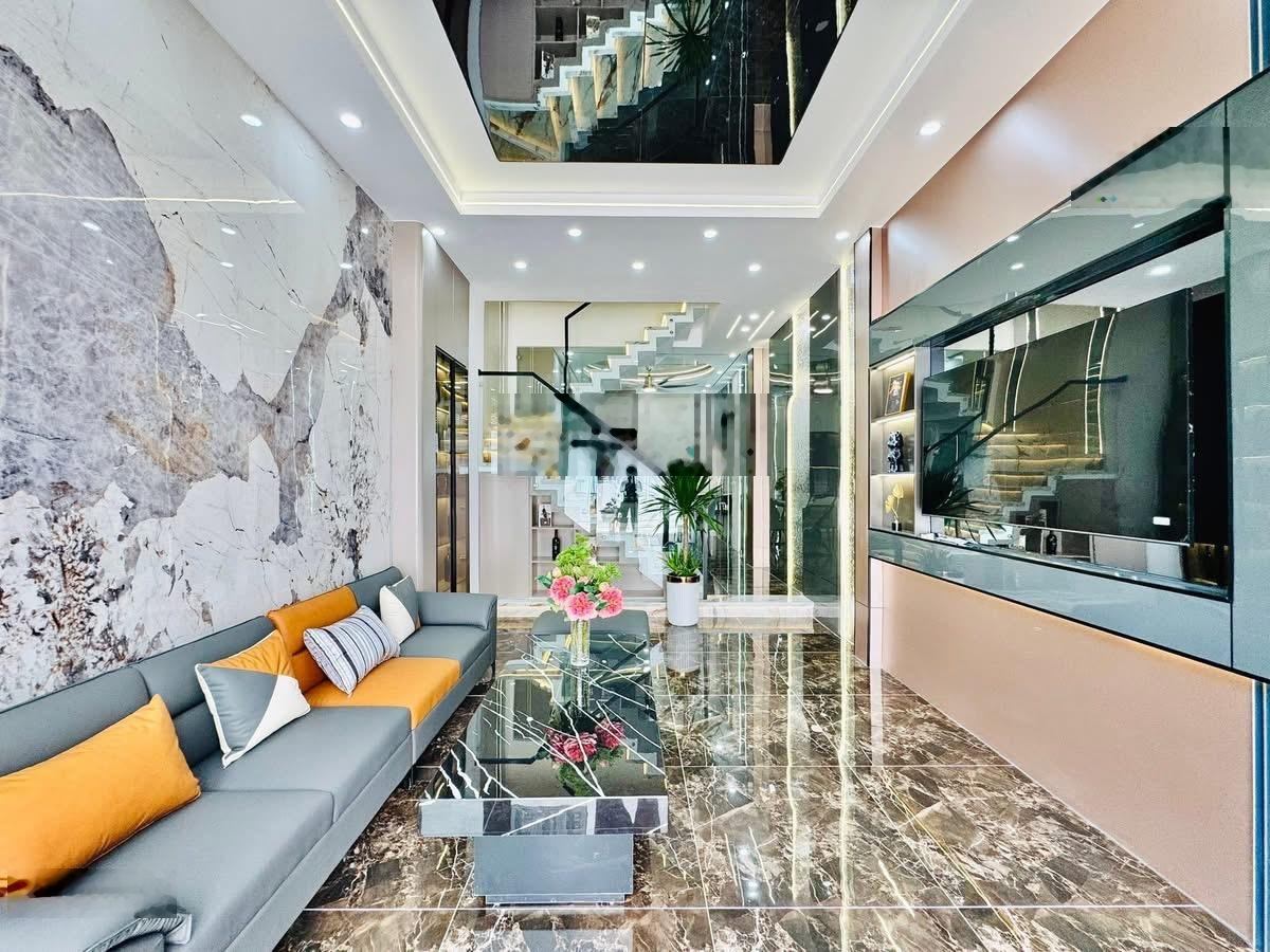 Giá siêu tốt 4Tỷ2/75,4m2 đường Trần Nhật Duật-Tân Định-Q1 cho thuê 31tr gần chợ Tân Định