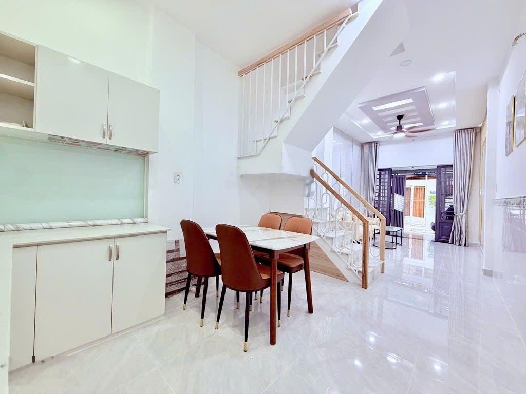 Nhà quận 6 ngay trung tâm quận 6 gần vòng xoay Phú Lâm, cách chợ Phú Lâm 100m