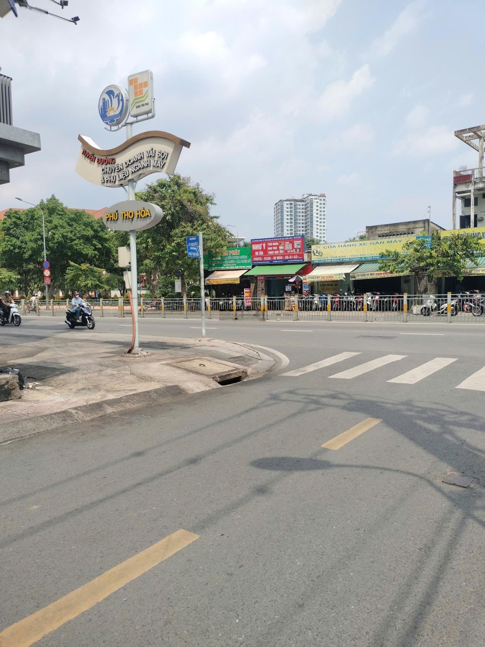 Bán gấp nhà riêng hẻm 6m,tại Phú Thọ Hòa