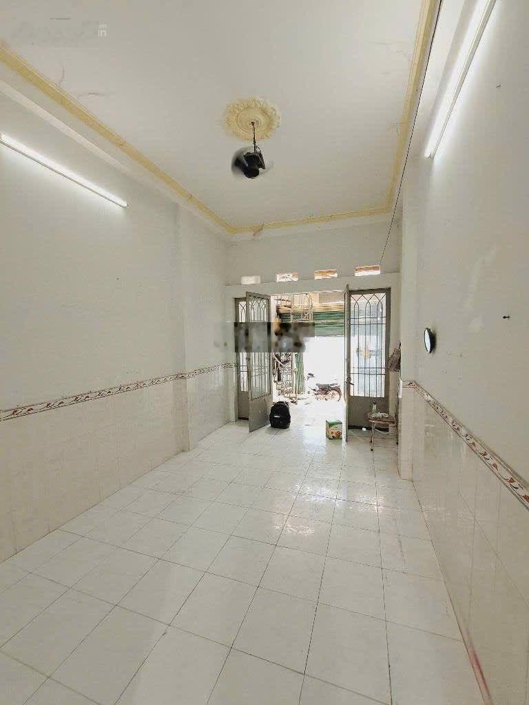 Nhà 2 tầng đường QL1A, P. APĐ, Q12, DT 64m2, 2,65tỷ. Kết cấu: 1 trệt, 1 lầu, 4PN, 2WC rộng