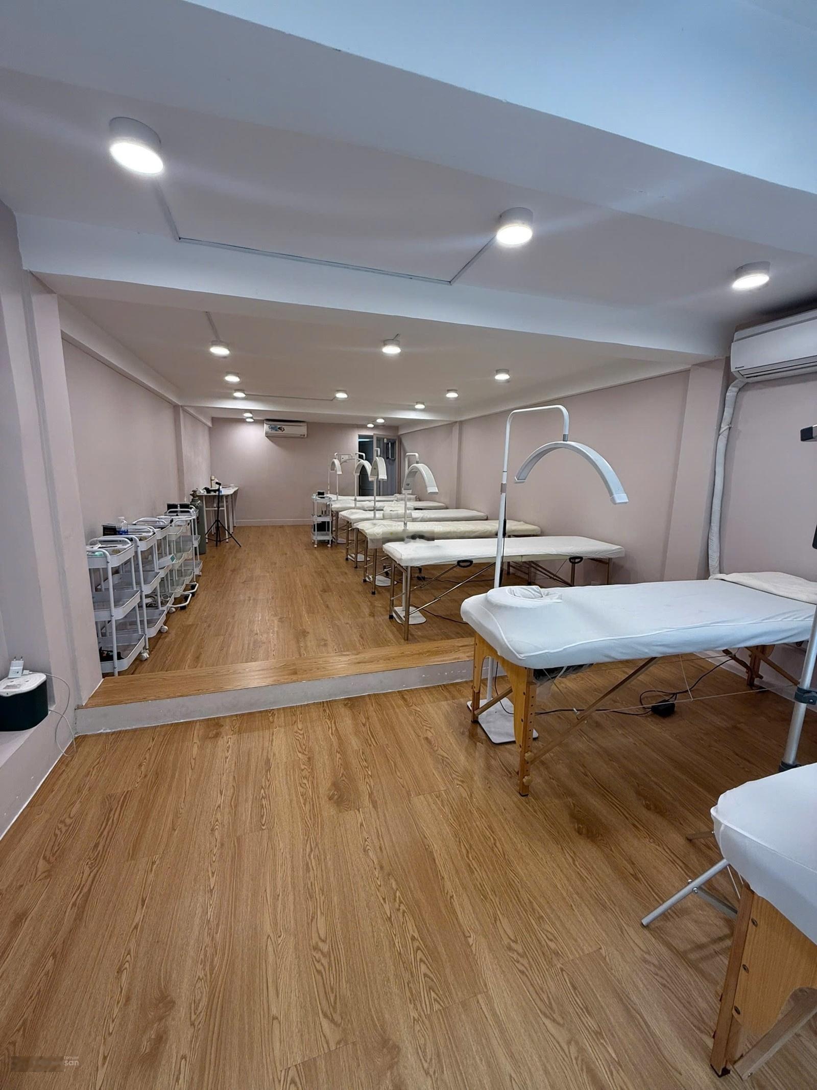 Bán nhà hẻm xe hơi khu vip Sư Vạn Hạnh, quận 10 - DT: 3,9 x 17m - công nhận 62m2 - sát mặt tiền