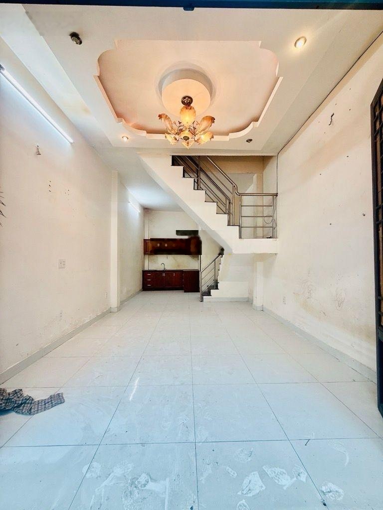 Bán nhà SH riêng 1054 đường Huỳnh Tấn Phát, Tân Phú, quận 7, DT: 3,5x12m, 1lầu, 2PN, 2WC giá: 3,3tỷ