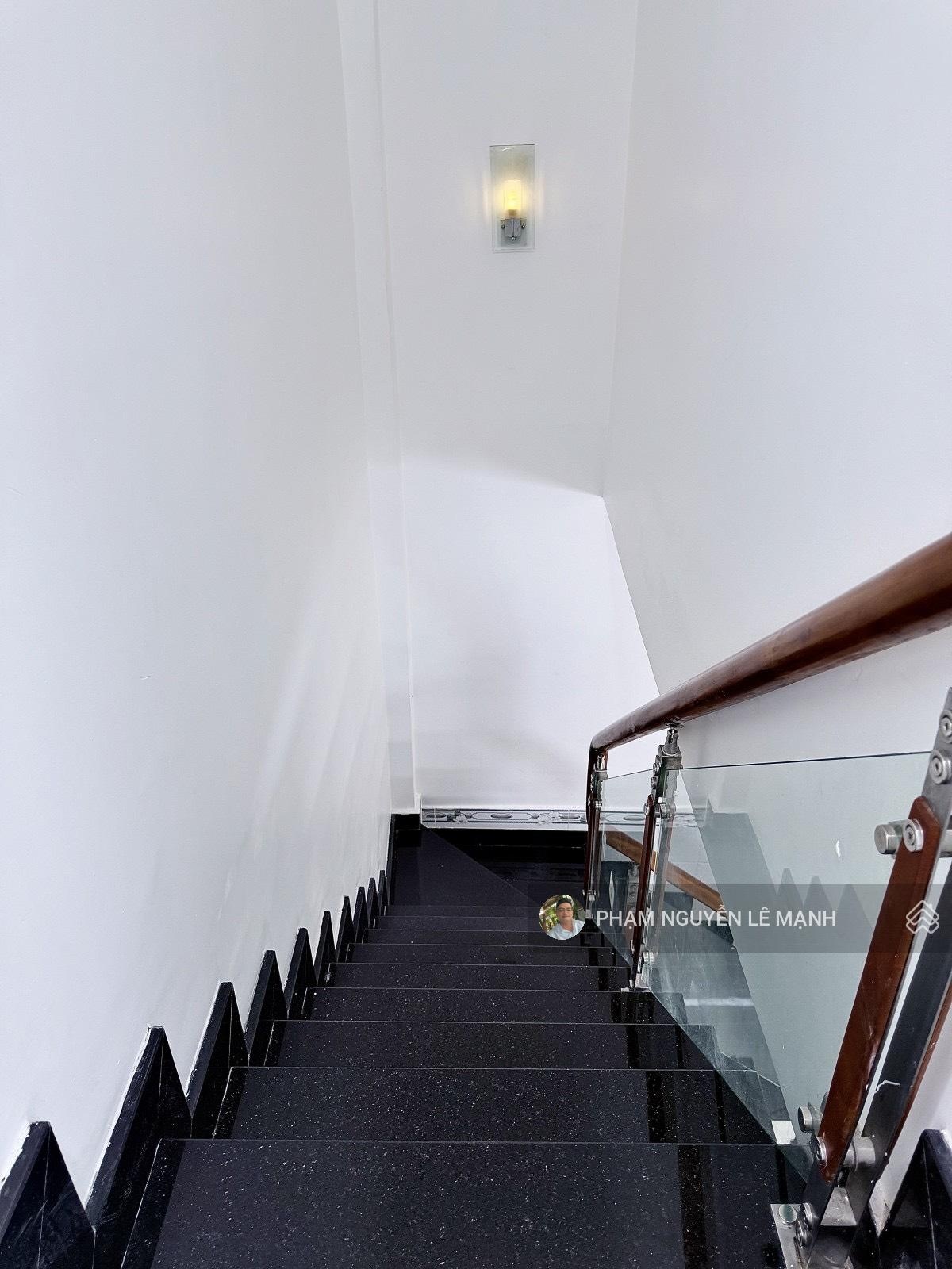 Bán nhà lạc long quân p.10 tân bình giáp quận 10 45m²(4.2 x 12) 4,55t