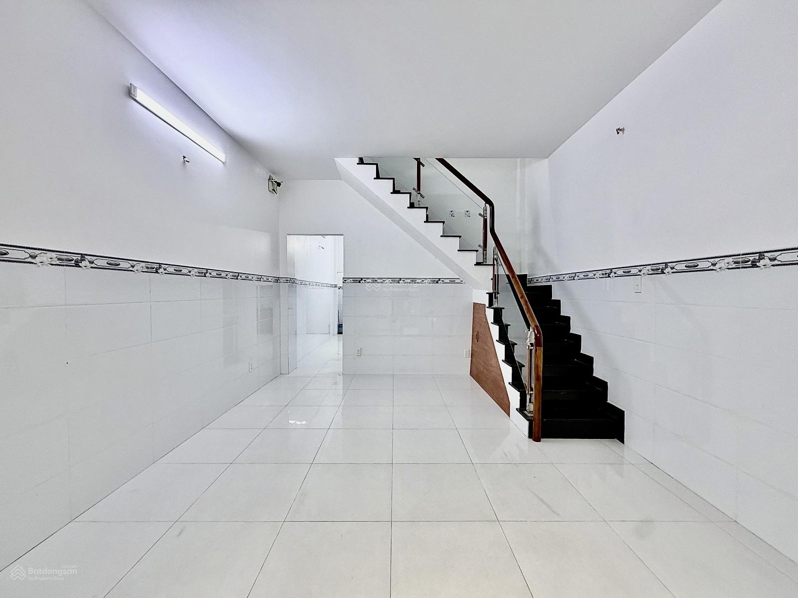 Chủ nhà cần bán gấp căn nhà 45m2 lạc long quân tân bình 4.55tỷ