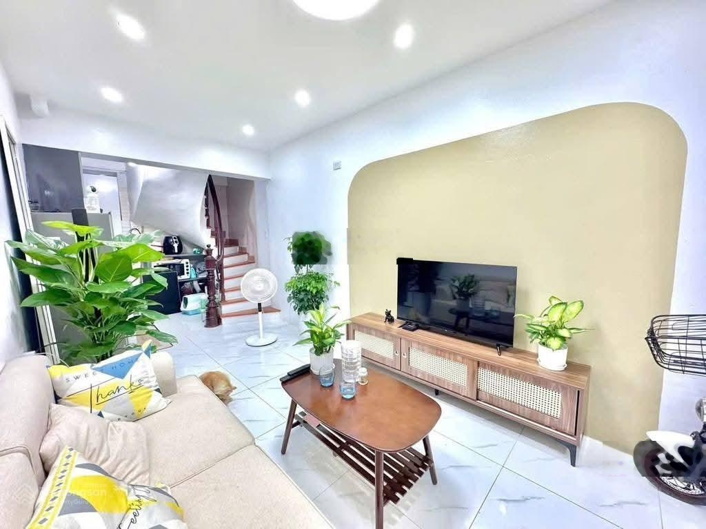 Nhà đẹp Khâm Thiên 25m2 5 tầng MT 3.2m, giá 5.05 tỷ. Ở ngay nội thất đẹp kinh doanh nhỏ