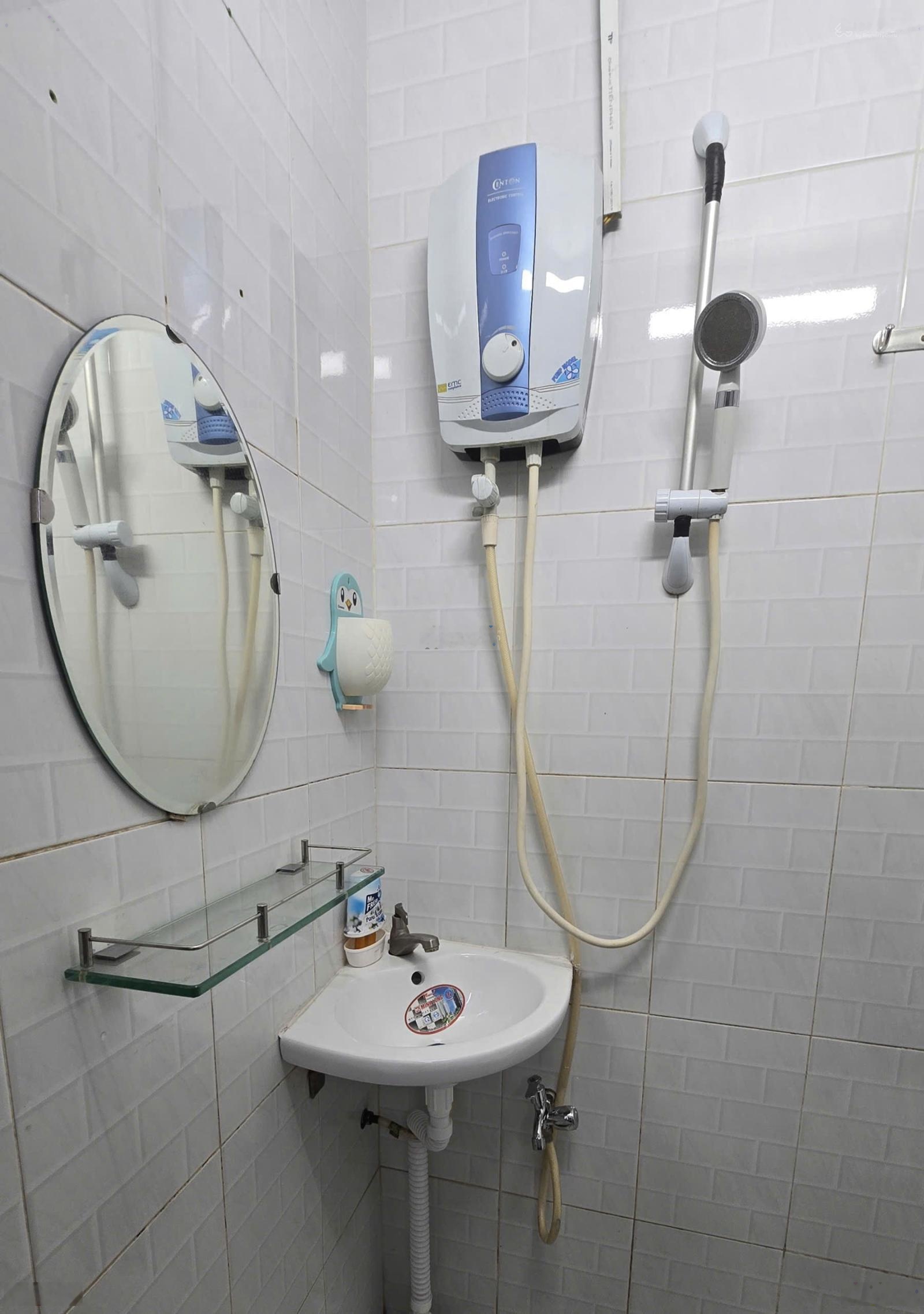 Nhà bán ngay trường THCS - THPT Tân Phú, Kênh Tân Hóa đi vào chỉ 50m. Mặt đường nhựa 5m