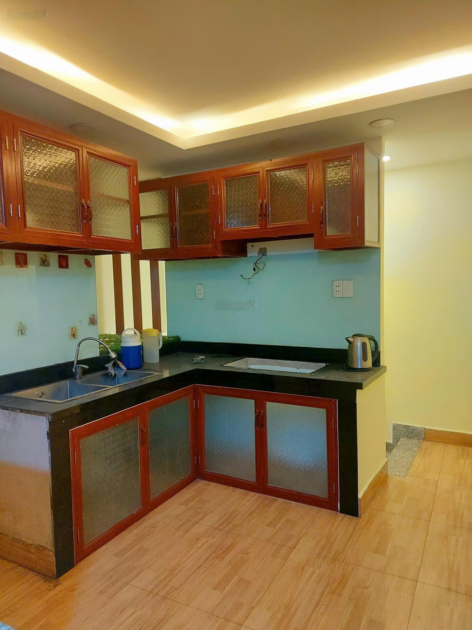 Siêu phẩm Q10 ,Nhà hẻm 4m Bà Hạt P. Vườn Lài .DT 3m x 10m ,nở hậu L ,4 tầng ,giá 6.5 tỷ TL