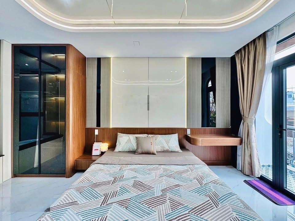 Chính chủ cần bán gấp nhà hoa lan, p.2, phú nhuận 4.5x17 1t 1lửng 2l 3.89 tỷ thuê 38tr shr