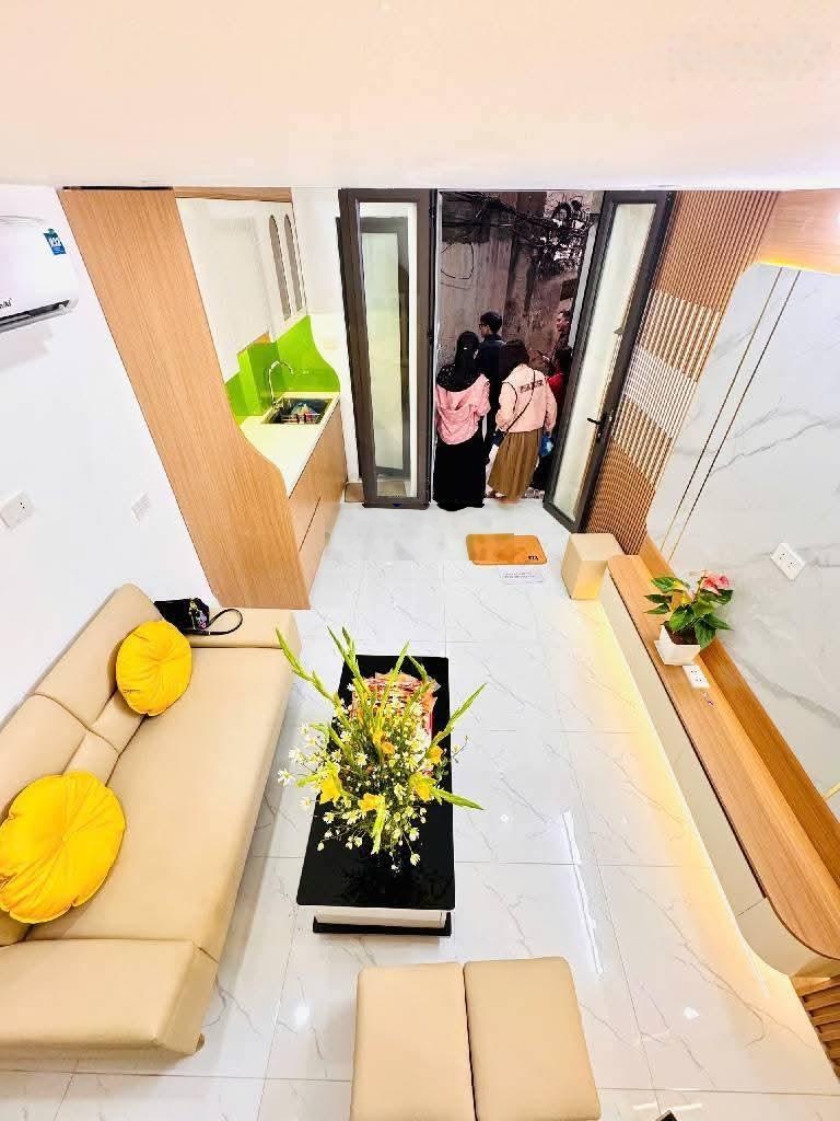 Nhà đẹp trung tâm Đống Đa. Diện tích 25m² mt 3m 5tầng 4.6 tỷ gần hồ, bv, trường chợ, ngõ thông