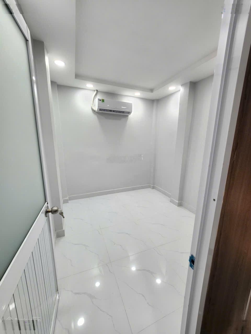 Bán nhà 24,7mv hẻm Huỳnh Tấn Phát - Quận 7 cũ. Gọi 0933573773 gặp Ti để đi xem nhà và TL với chủ.