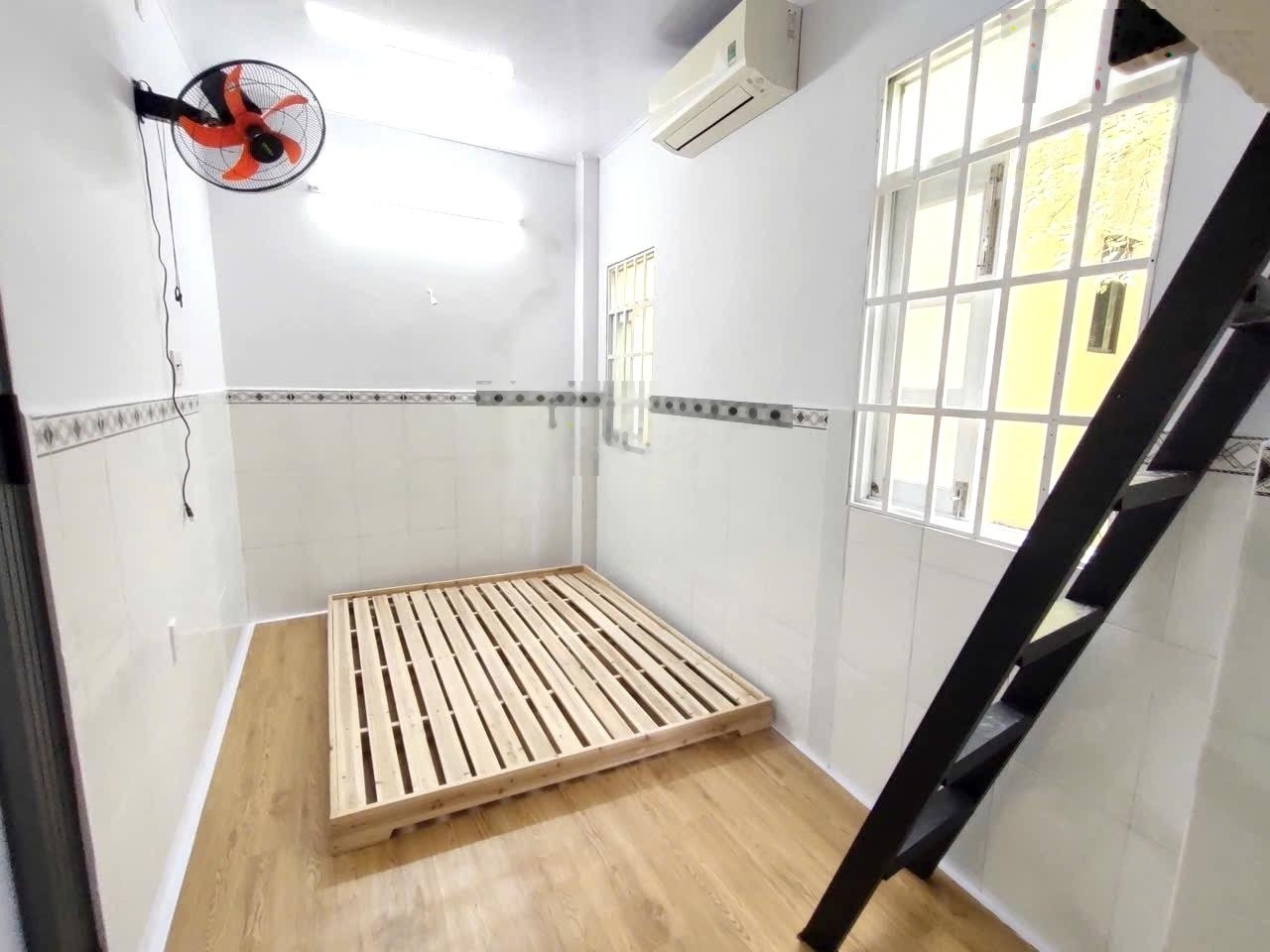 Hiếm nhà dưới 4 tỷ hẻm xe hơi âu cơ tân bình giá: 3tỷ590 diện tích: 28 m (4.3m x 6m, nở hậu